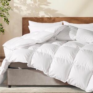 Luxurious White Down Comforter
